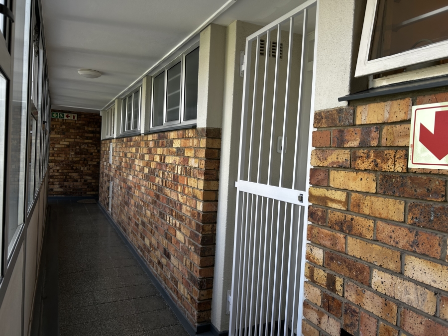 To Let 1 Bedroom Property for Rent in Mouille Point Western Cape